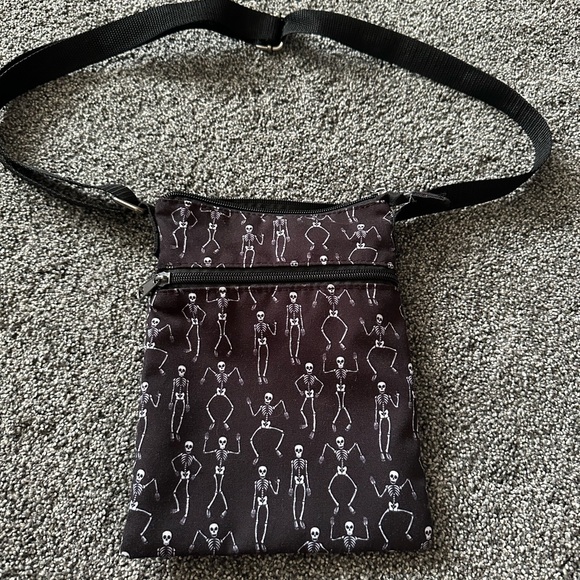 Loungefly Black Skeleton Crossbody Passport Bag - Picture 1 of 2